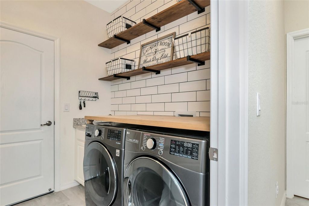 Image 38 of property listing at 17614 POLO TRAIL, Bradenton, FL 34211