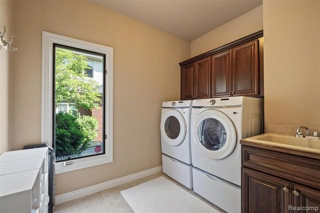 54468 Flamingo Drive, Shelby Twp, MI 48315