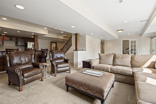 54468 Flamingo Drive, Shelby Twp, MI 48315