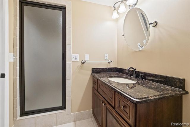 54468 Flamingo Drive, Shelby Twp, MI 48315