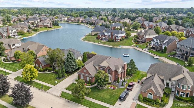 54468 Flamingo Drive, Shelby Twp, MI 48315