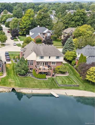 54468 Flamingo Drive, Shelby Twp, MI 48315