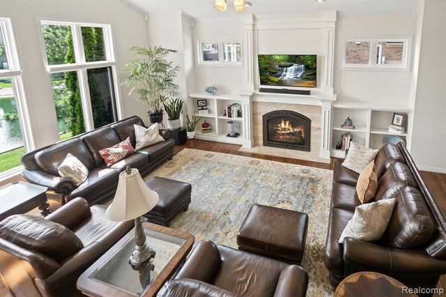 54468 Flamingo Drive, Shelby Twp, MI 48315