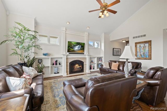 54468 Flamingo Drive, Shelby Twp, MI 48315