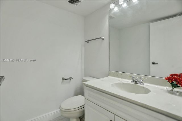 555 NE 15th St 20I, Miami, FL 33132