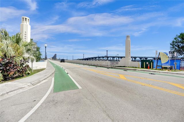 555 NE 15th St 20I, Miami, FL 33132
