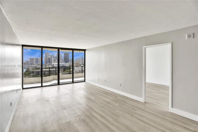 555 NE 15th St 20I, Miami, FL 33132