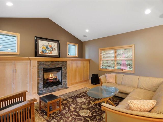 4112 Regent Avenue N, Robbinsdale, MN 55422