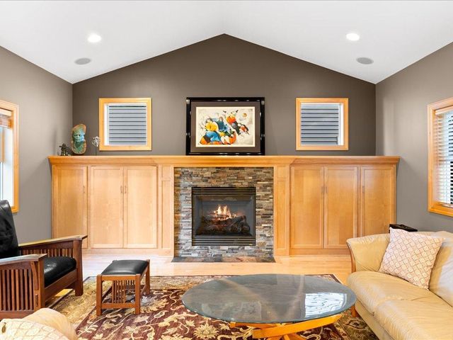 4112 Regent Avenue N, Robbinsdale, MN 55422