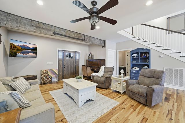 126 Laurelwood Dr, Shelbyville, TN 37160