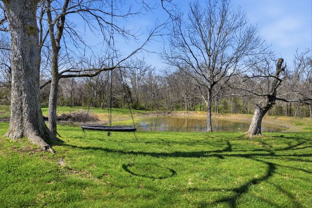 126 Laurelwood Dr, Shelbyville, TN 37160