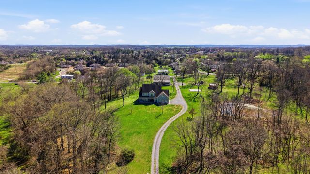 126 Laurelwood Dr, Shelbyville, TN 37160