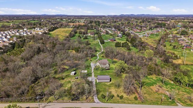 126 Laurelwood Dr, Shelbyville, TN 37160