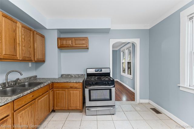 17167 Hasse Street, Hamtramck, MI 48212