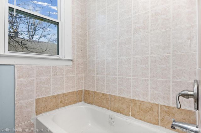 17167 Hasse Street, Hamtramck, MI 48212