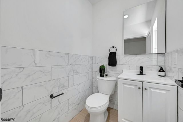 65 Eastern Pkwy, Newark City, NJ 07106