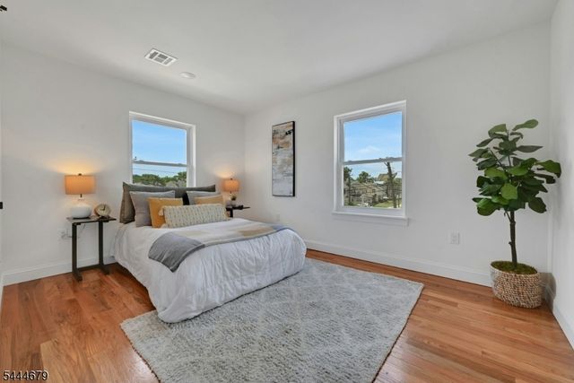 65 Eastern Pkwy, Newark City, NJ 07106