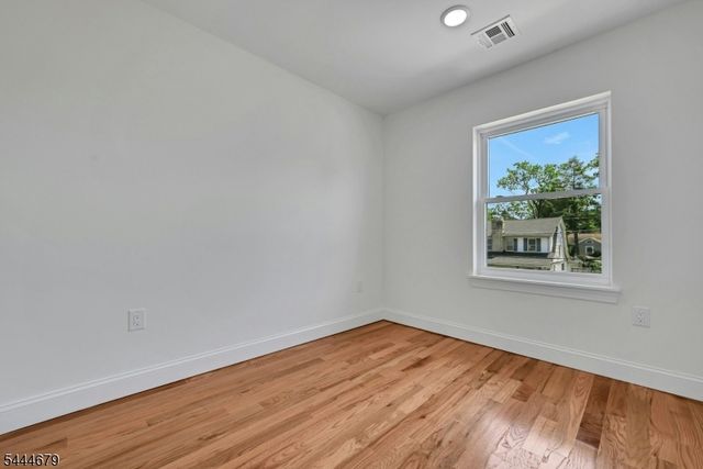 65 Eastern Pkwy, Newark City, NJ 07106