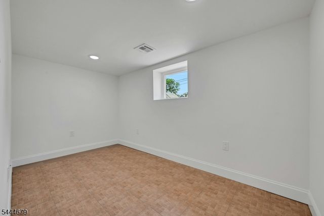 65 Eastern Pkwy, Newark City, NJ 07106