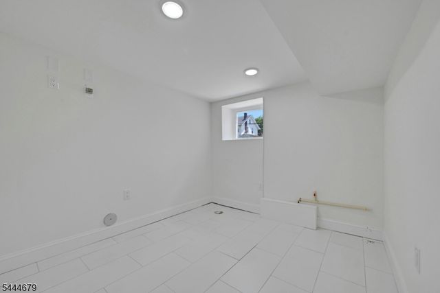 65 Eastern Pkwy, Newark City, NJ 07106