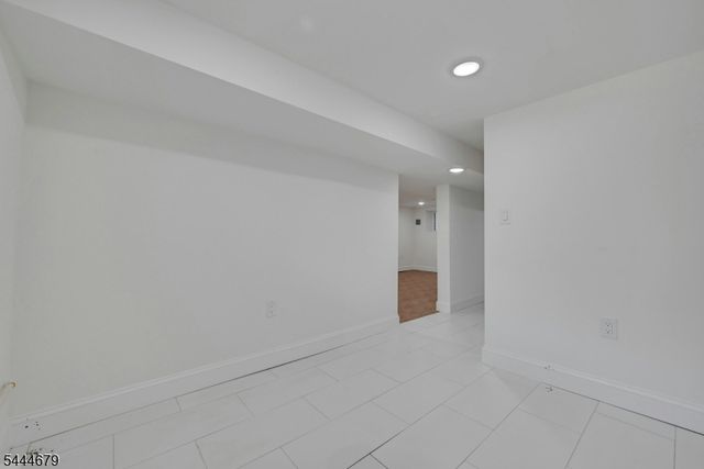 65 Eastern Pkwy, Newark City, NJ 07106