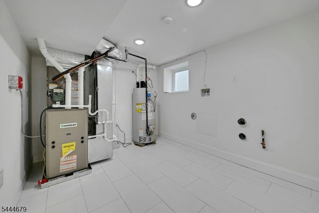 65 Eastern Pkwy, Newark City, NJ 07106