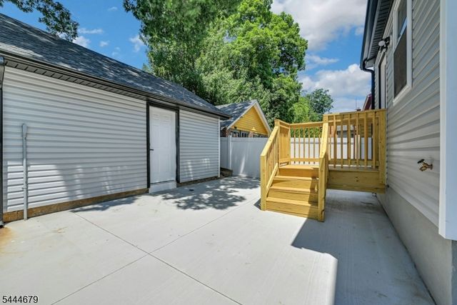 65 Eastern Pkwy, Newark City, NJ 07106
