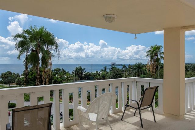 1200 N SHORE DRIVE NE 208, St Petersburg, FL 33701