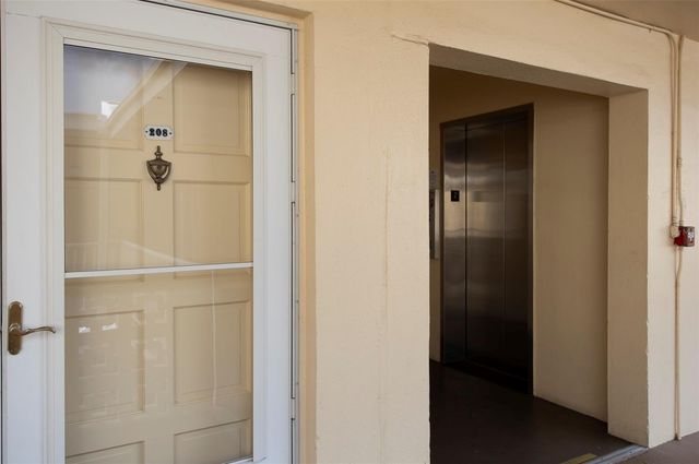 1200 N SHORE DRIVE NE 208, St Petersburg, FL 33701
