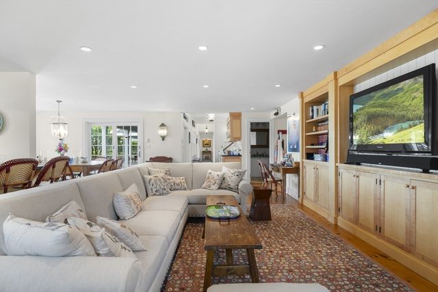 28 Bosworth Street, Nantucket, MA 02554