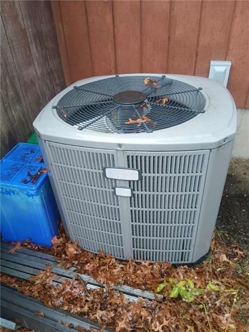 220 West Street, West Warwick, RI 02893