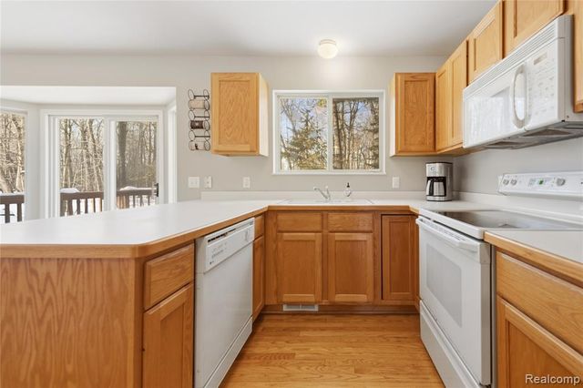 2273 Somerville Drive, Oxford, MI 48371