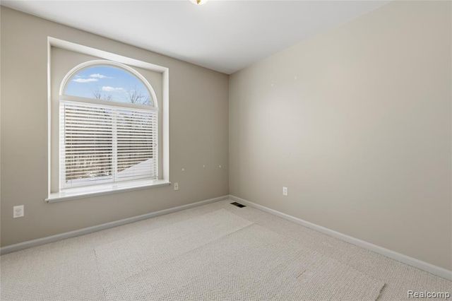 2273 Somerville Drive, Oxford, MI 48371