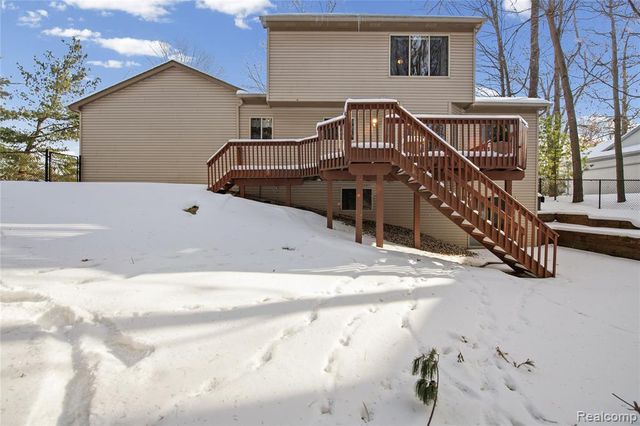 2273 Somerville Drive, Oxford, MI 48371