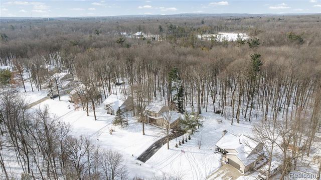 2273 Somerville Drive, Oxford, MI 48371