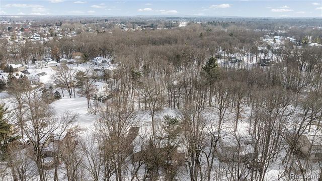 2273 Somerville Drive, Oxford, MI 48371