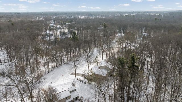 2273 Somerville Drive, Oxford, MI 48371