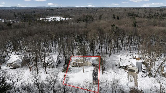 2273 Somerville Drive, Oxford, MI 48371