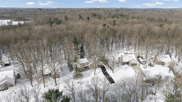 2273 Somerville Drive, Oxford, MI 48371