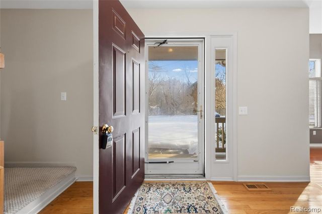 2273 Somerville Drive, Oxford, MI 48371