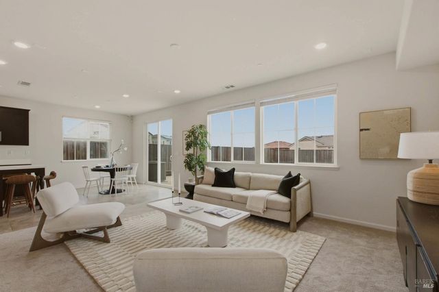 8895 Blue River Dr, Vallejo, CA 94591