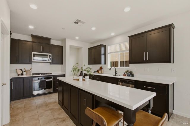 8895 Blue River Dr, Vallejo, CA 94591