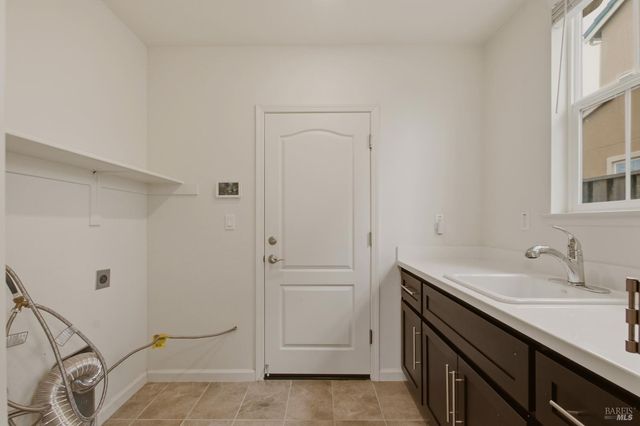 8895 Blue River Dr, Vallejo, CA 94591