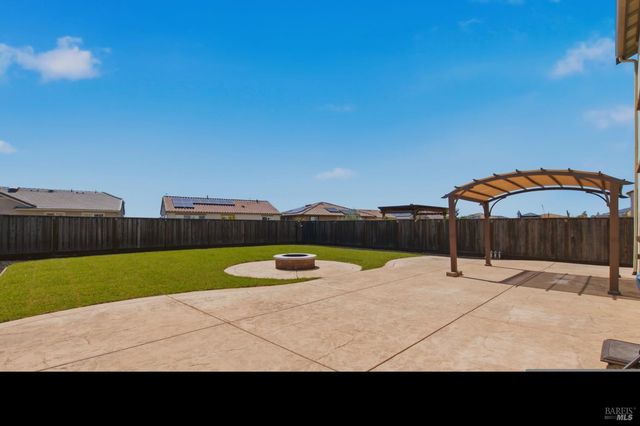 8895 Blue River Dr, Vallejo, CA 94591