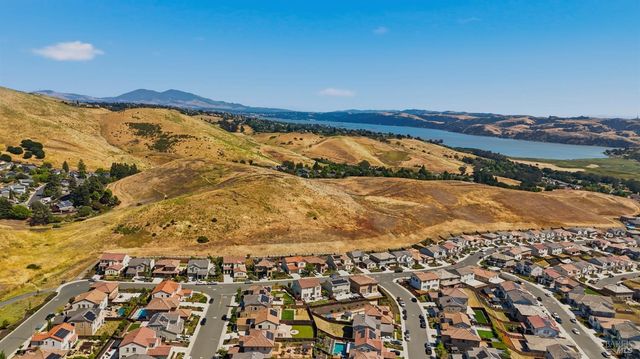 8895 Blue River Dr, Vallejo, CA 94591