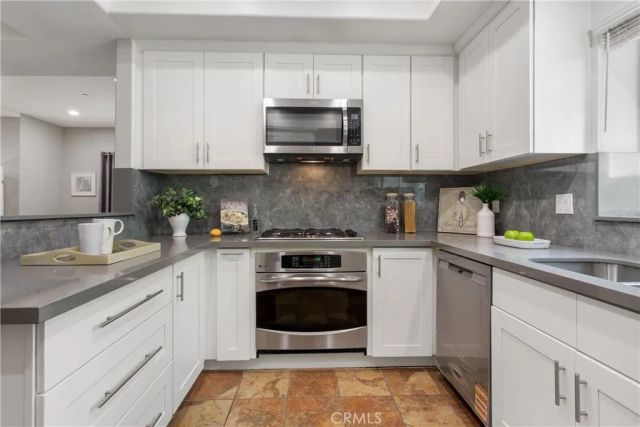 11115 Acama 101, Studio City, CA 91602