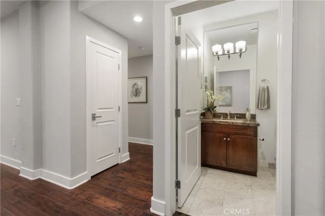 11115 Acama 101, Studio City, CA 91602