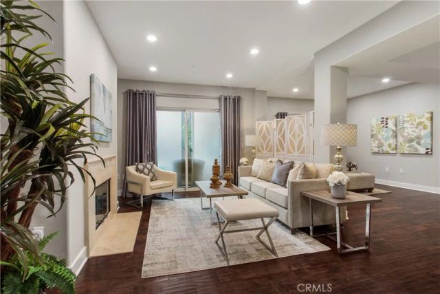 11115 Acama 101, Studio City, CA 91602