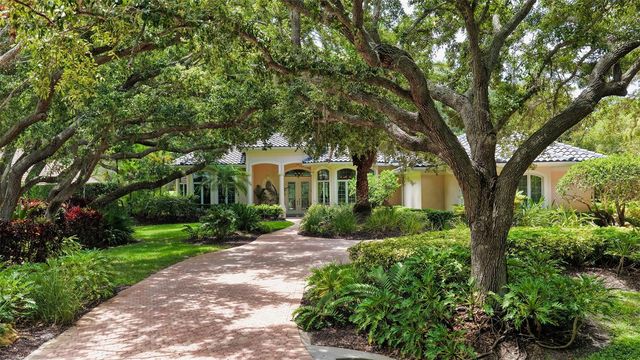 402 MACEWEN DRIVE, Osprey, FL 34229
