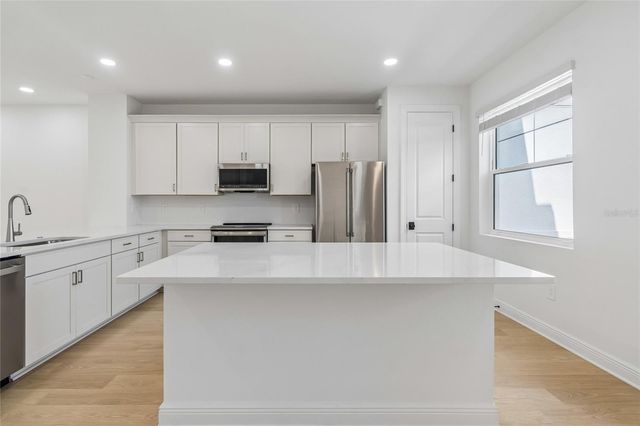 17806 BROADLEAF LOOP, Venice, FL 34293